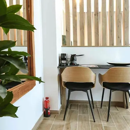 Plaza Elegant Center *