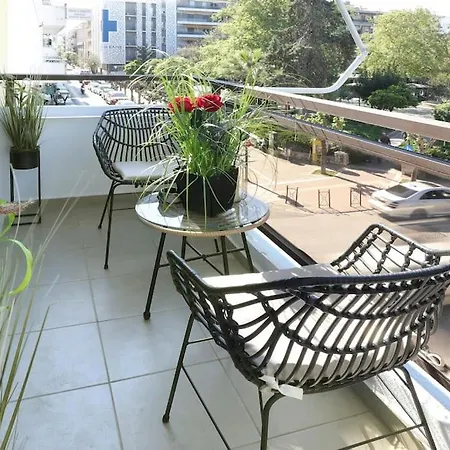 Plaza Elegant στο κέντρο του βόλου *