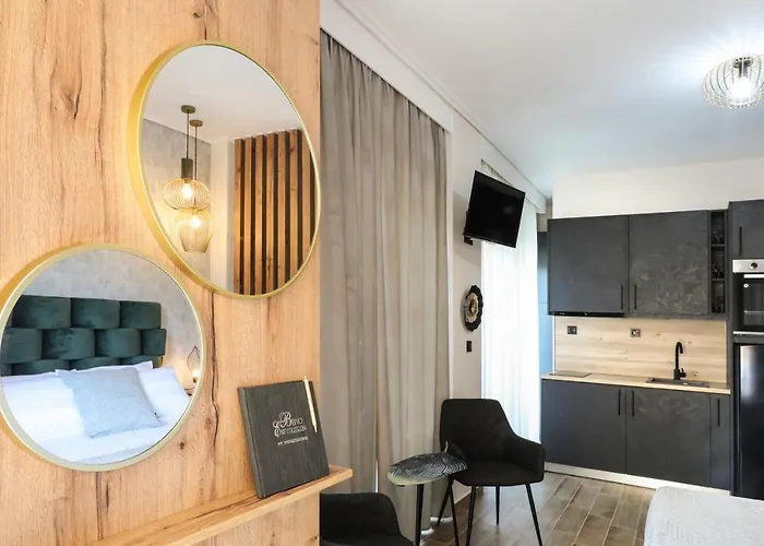 Plaza Elegant Center