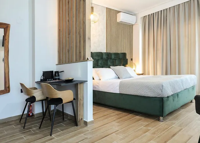 Plaza Elegant Center *