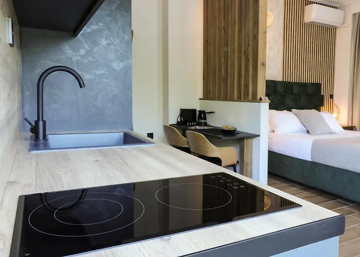 Plaza Elegant Center *