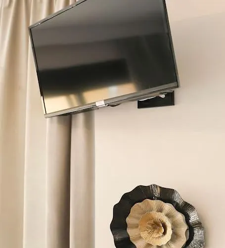 Plaza Elegant Center *